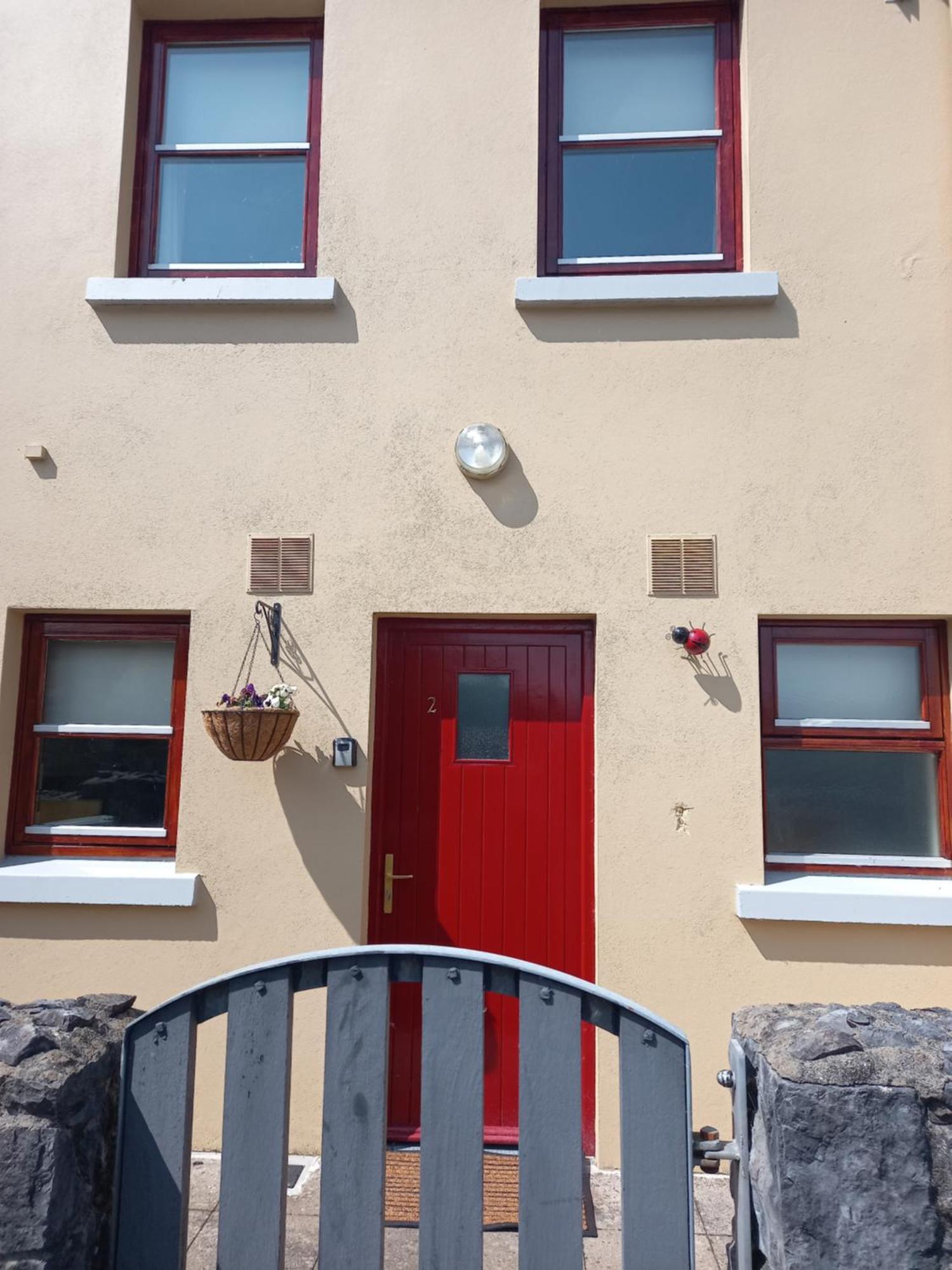 Town Square Holiday Homes Lisdoonvarna Exterior photo